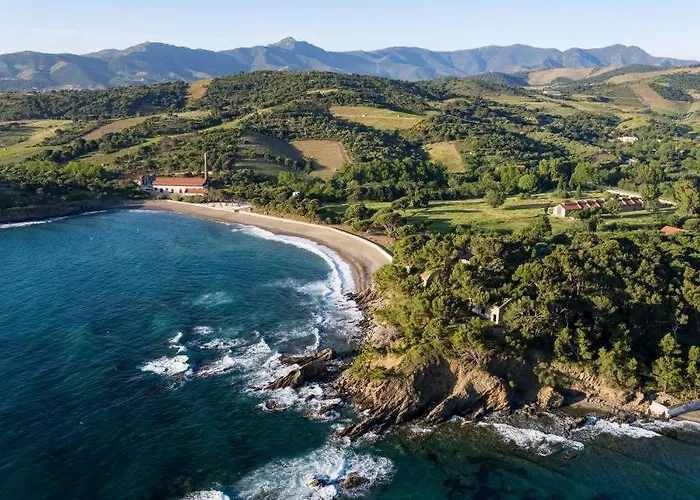 Vue Mer, Crique De Peyrefite, Cerbere-banyuls. Cerbère